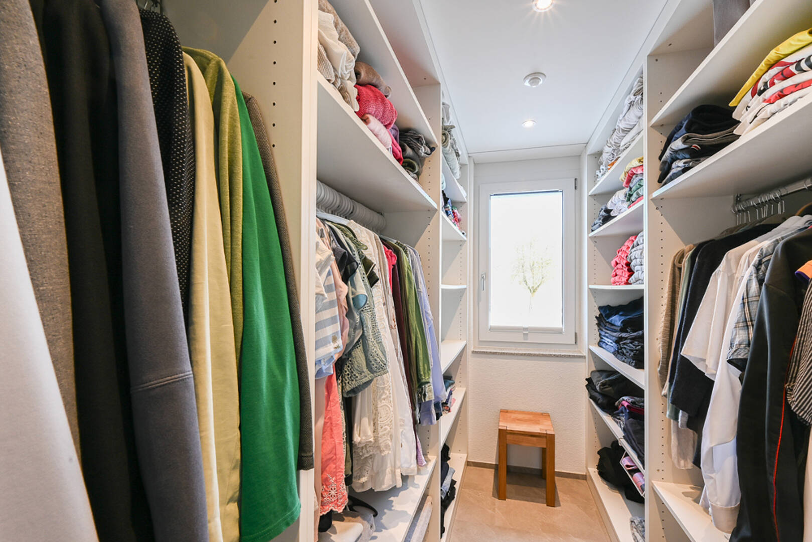 Begehbarer Kleiderschrank