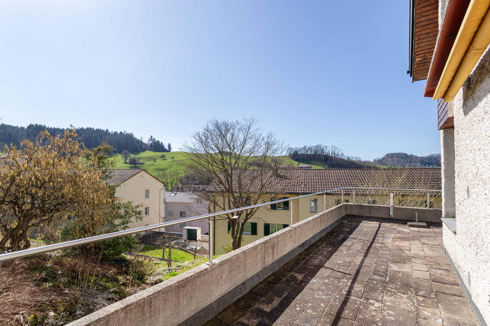 Balkon mit Blick ins Grüne