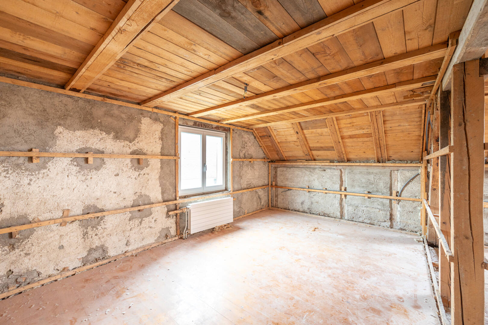 Ausgebauter Dachraum im Rohbau