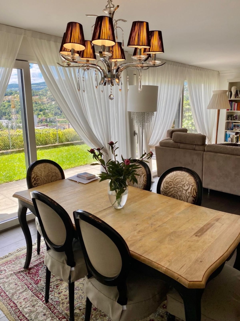 Esszimmer mit Panoramafenstern