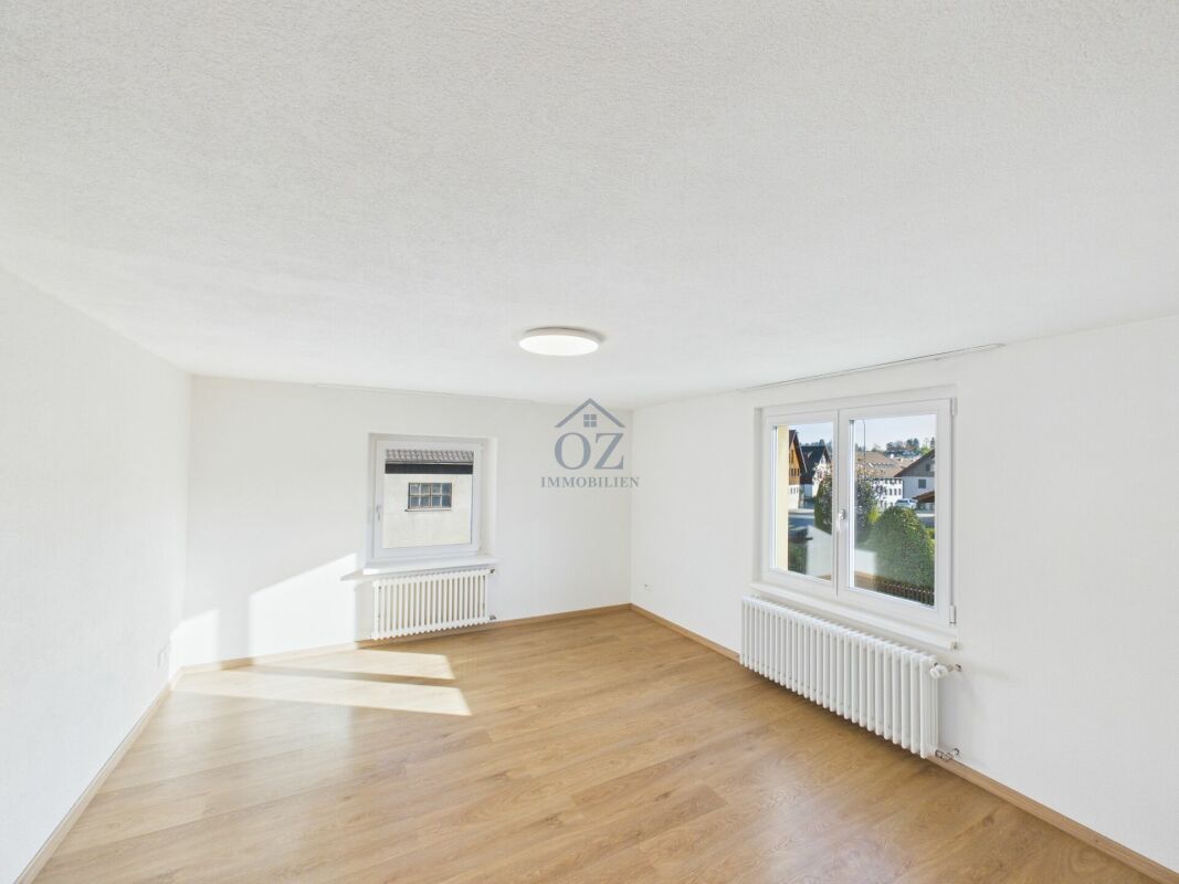 STILVOLL MODERNISIERTES ZWEIFAMILIENHAUS MIT GARTENSITZPLATZ – Othmarsingen