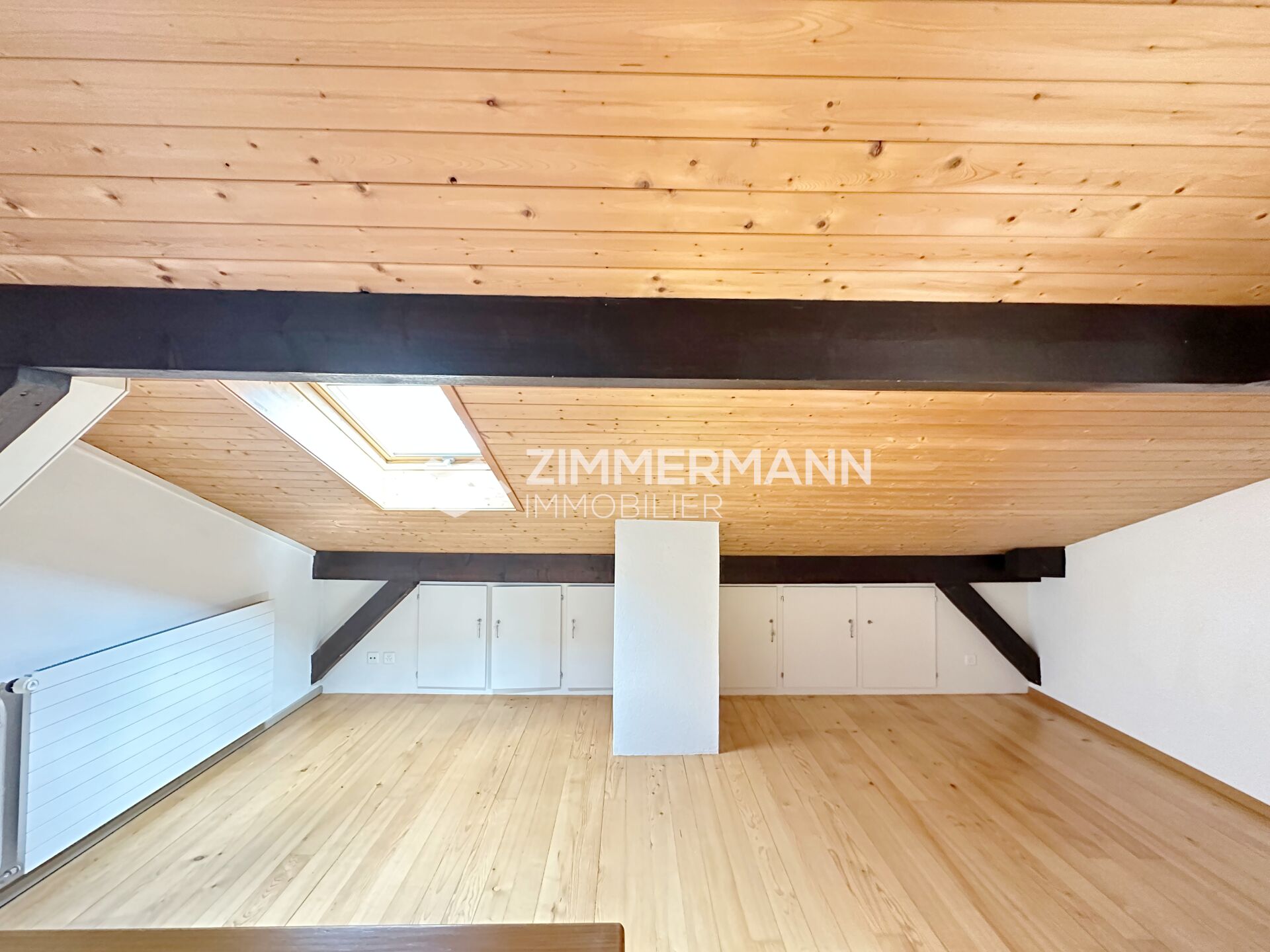 Ausgebauter Dachraum mit Dachfenster