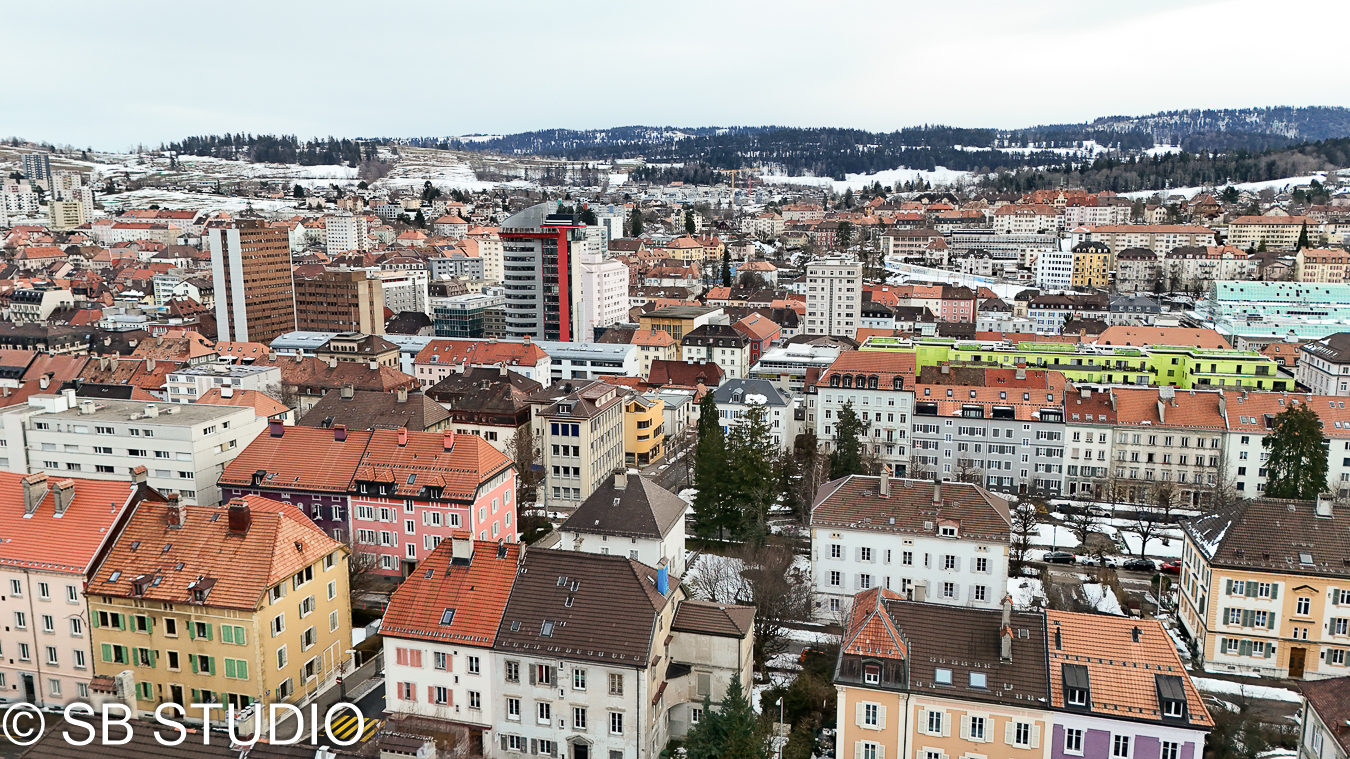 Stadtpanorama mit winterlicher Bebauung
