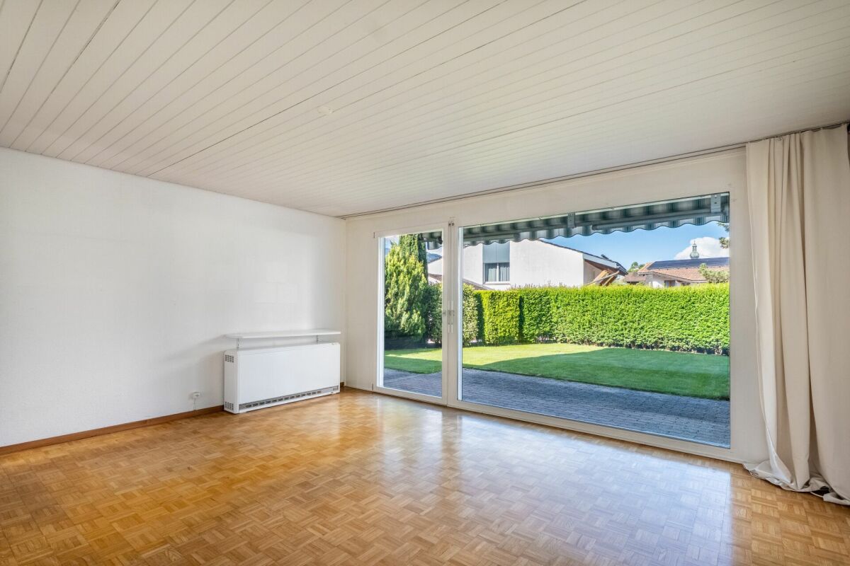 Mehr als vier Wände: 4.5-Zimmer-Reiheneckhaus mit Garten, Balkon und bester Anbindung – Domat-Ems