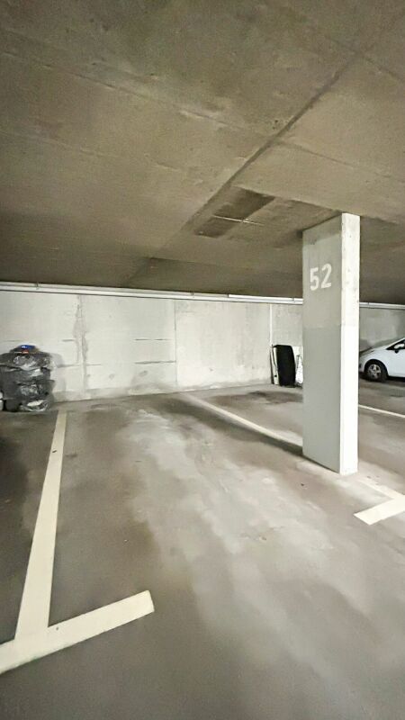 Tiefgaragenstellplatz