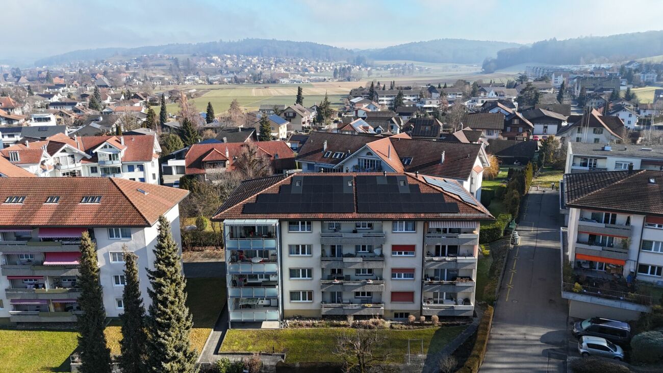 Luftaufnahme eines Wohnquartiers mit Mehrfamilienhäusern