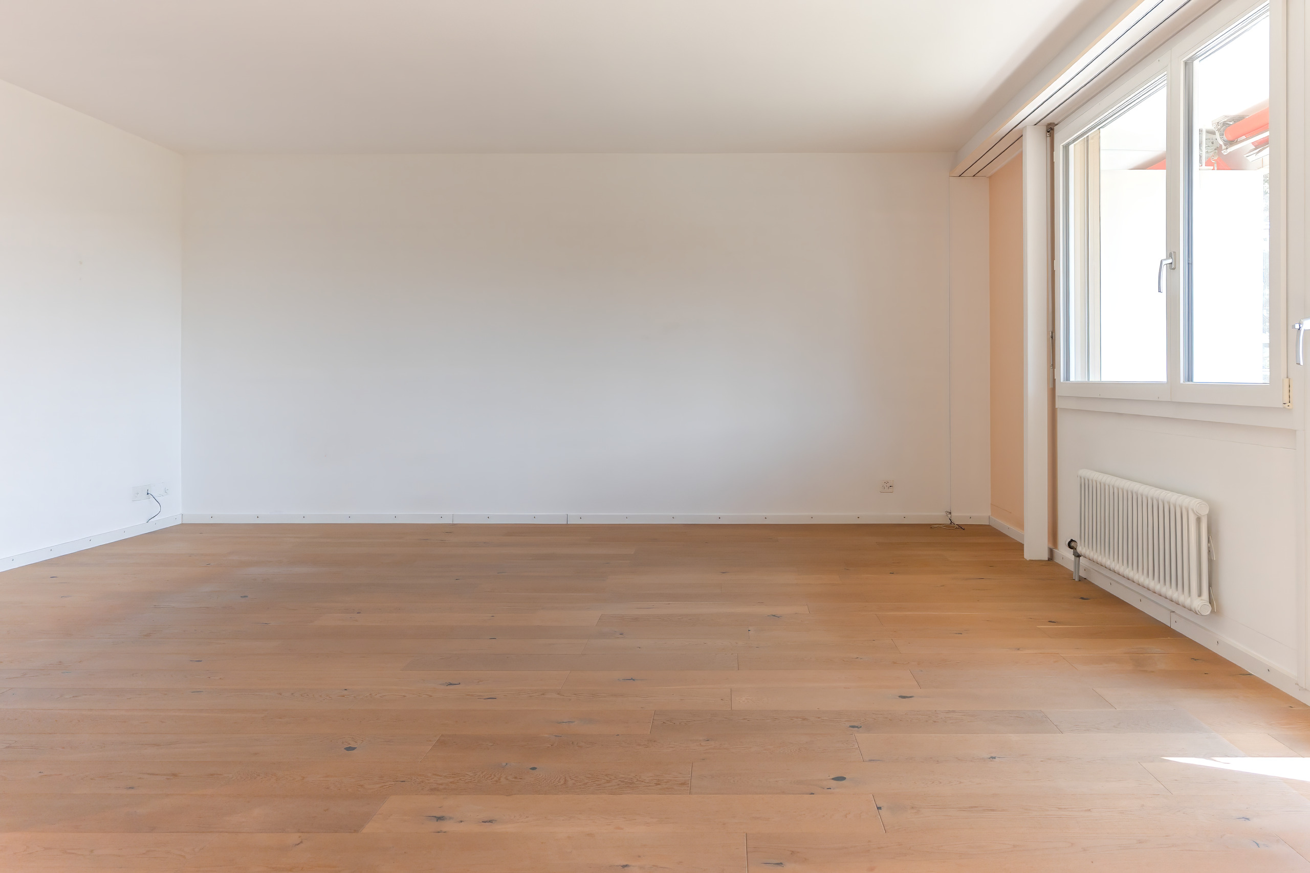 Leerer heller Wohnraum