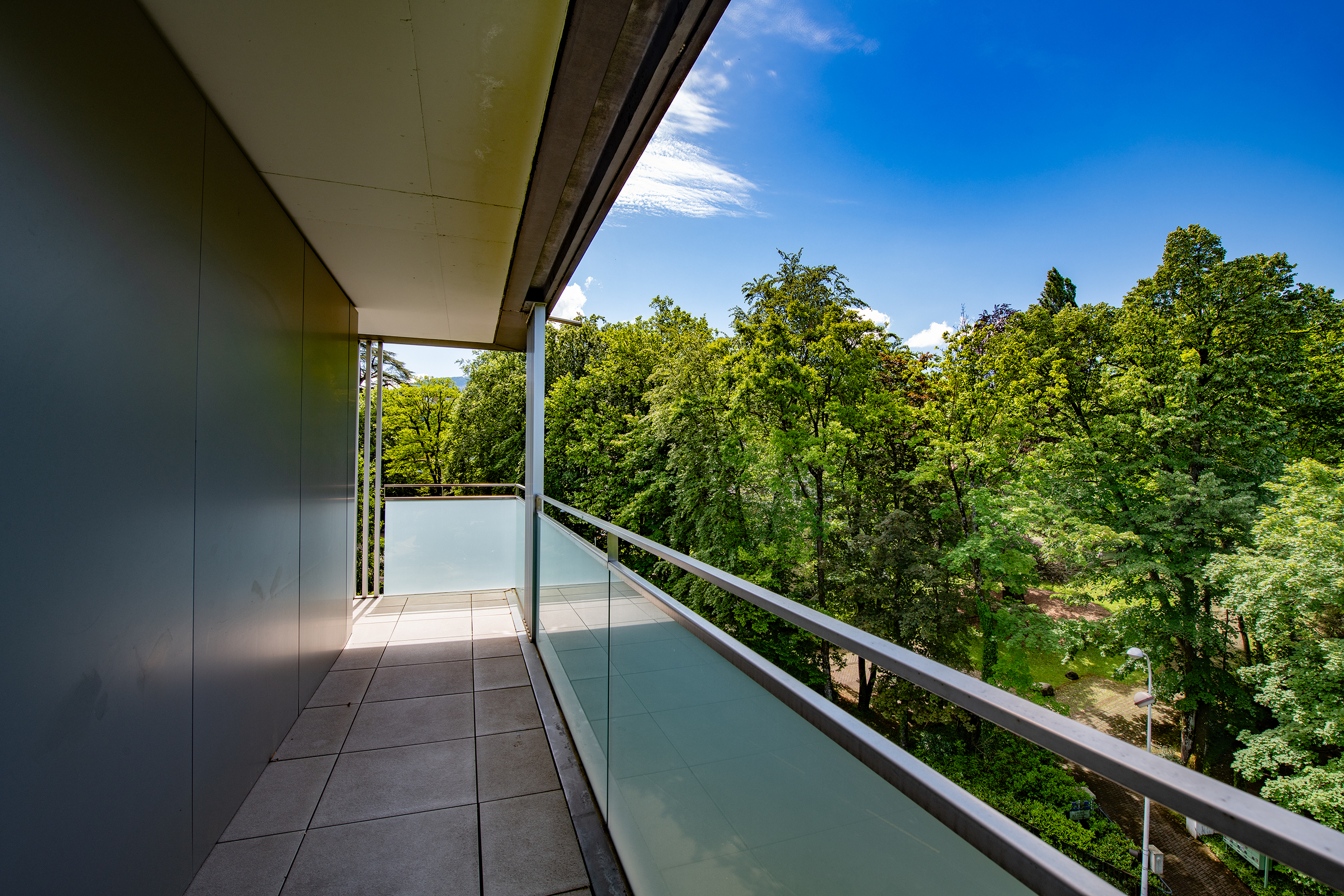 Balkon mit Grünblick