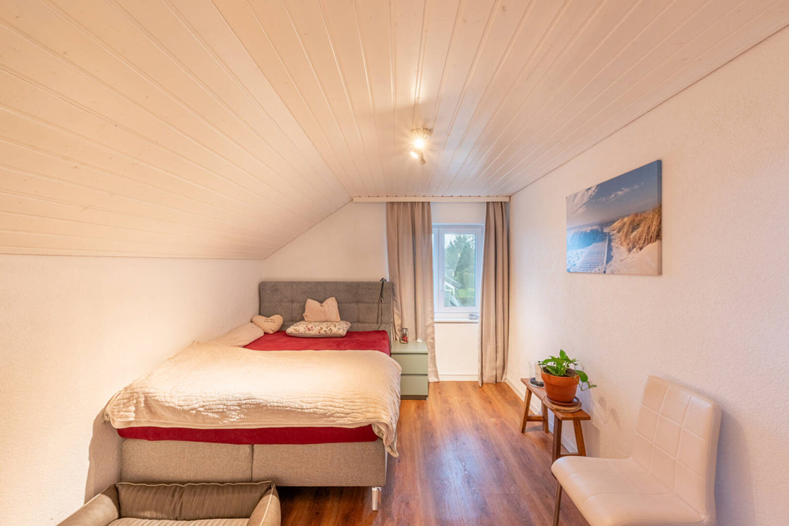 Gemütliches Dachgeschoss-Schlafzimmer