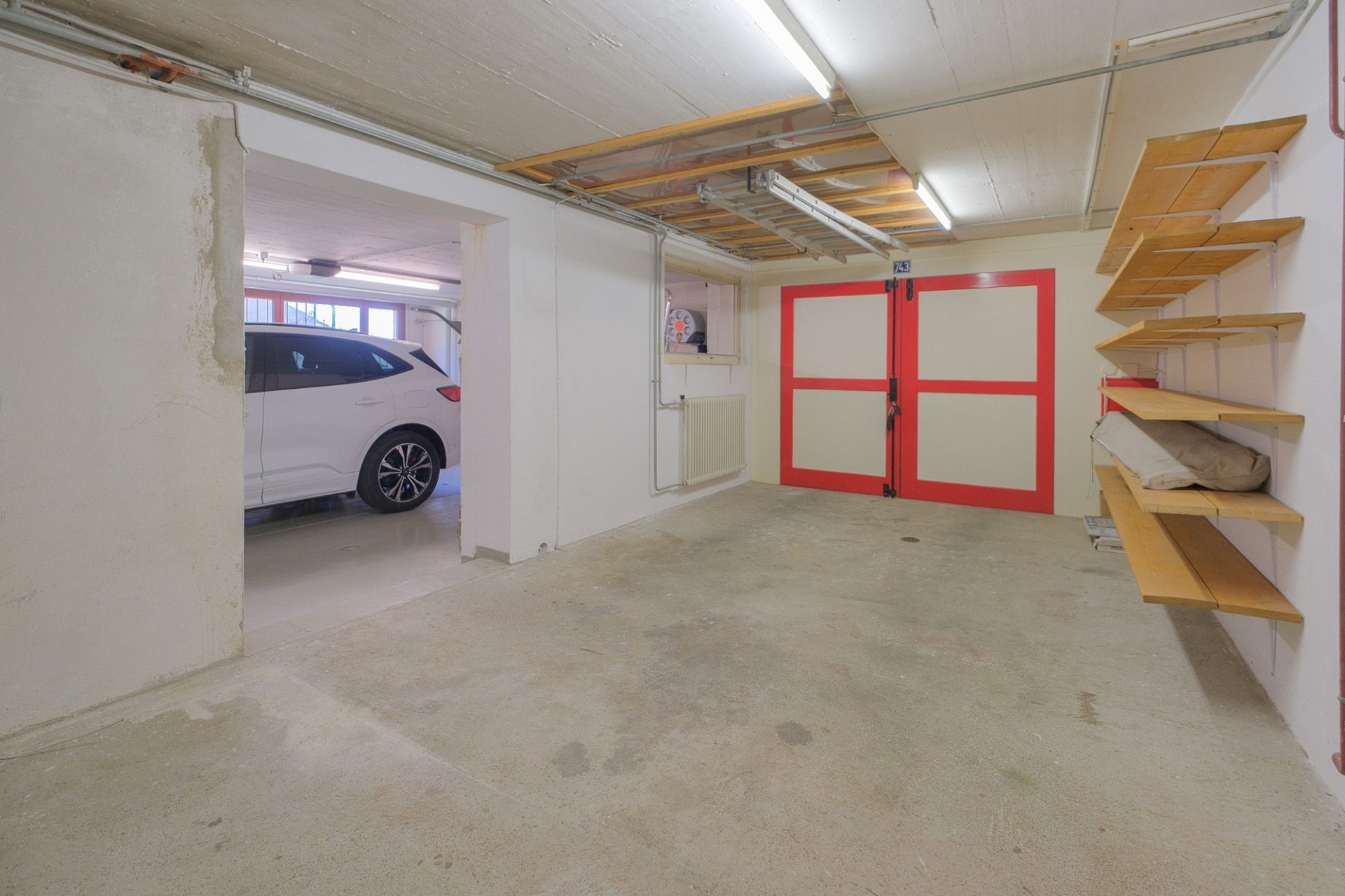Garage mit Abstellbereich