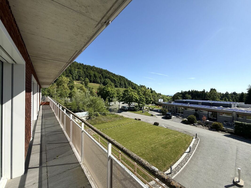 Balkon mit Bergblick