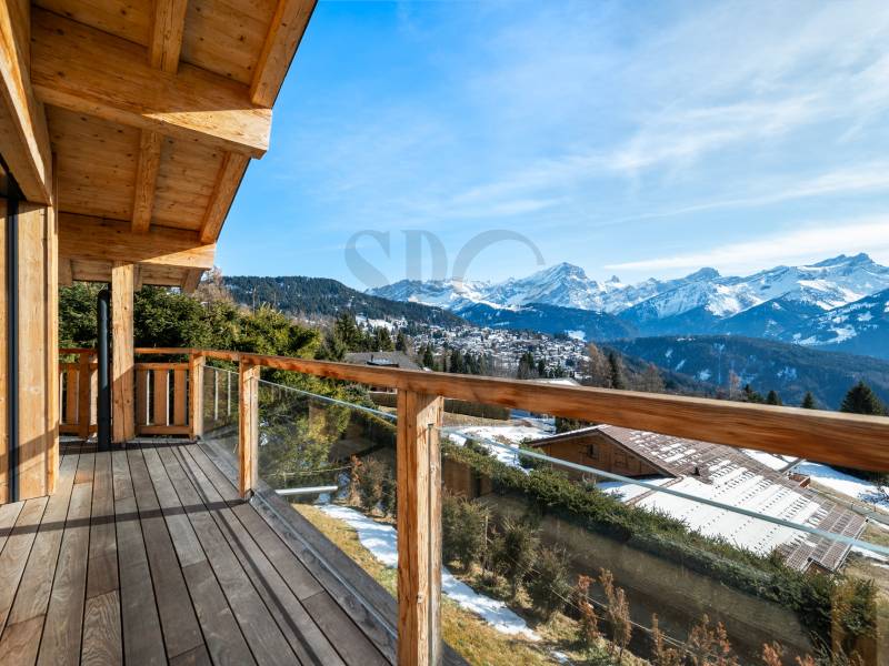 Balkon mit Bergblick