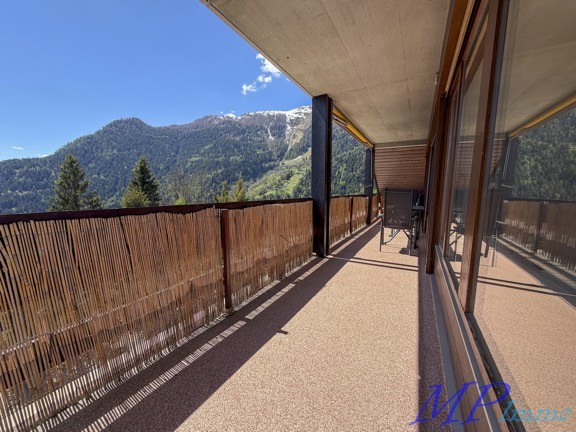 Balkon mit Bergblick