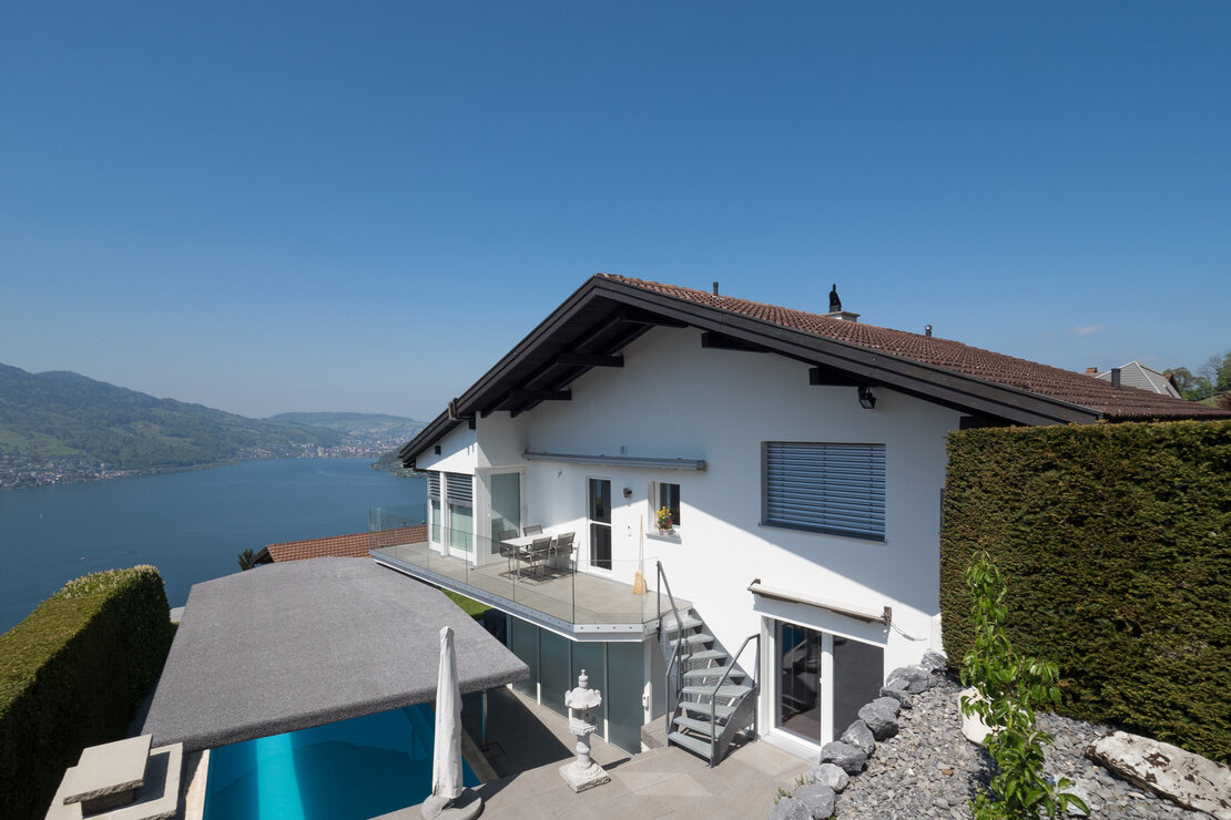 Seeblick-Haus mit Terrasse und Pool
