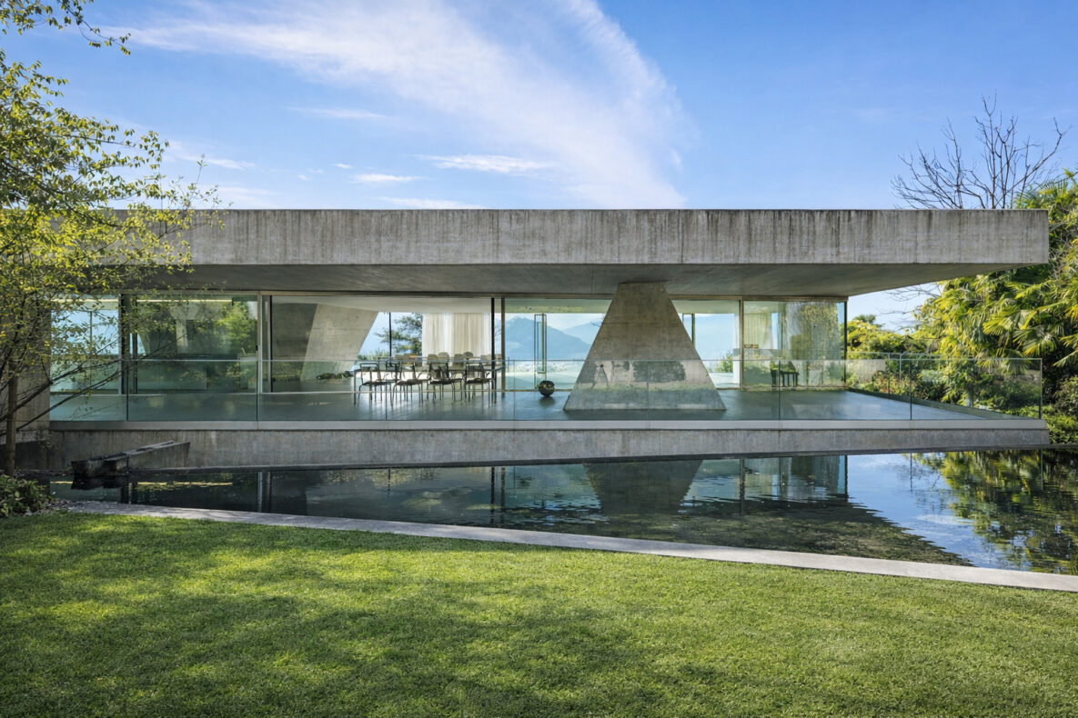 Modernes Betonhaus mit Pool