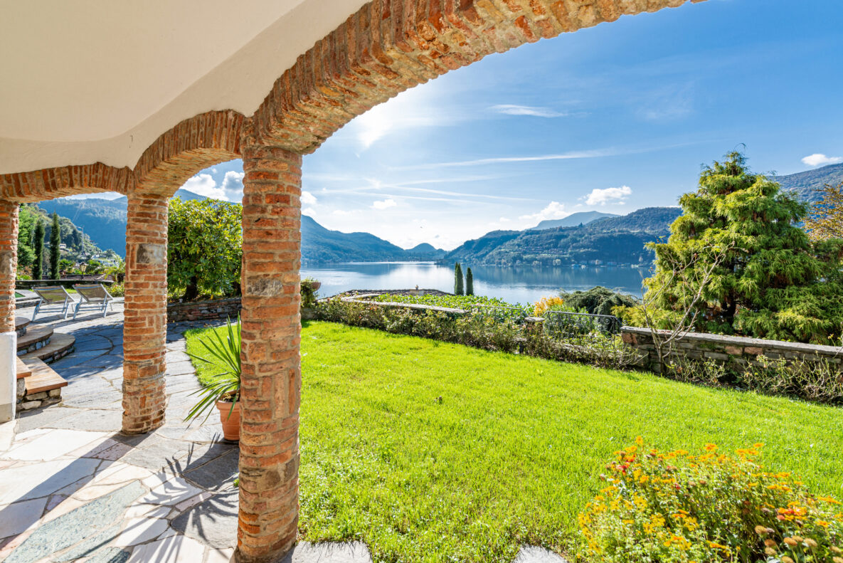 Terrasse mit Seeblick