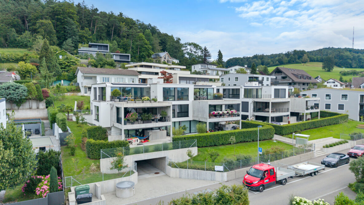 Moderne Wohnanlage am Hang