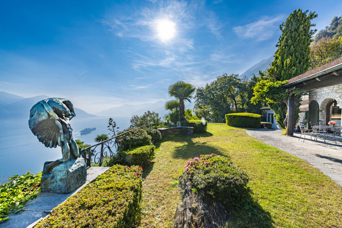 Terrassengarten mit Seeblick