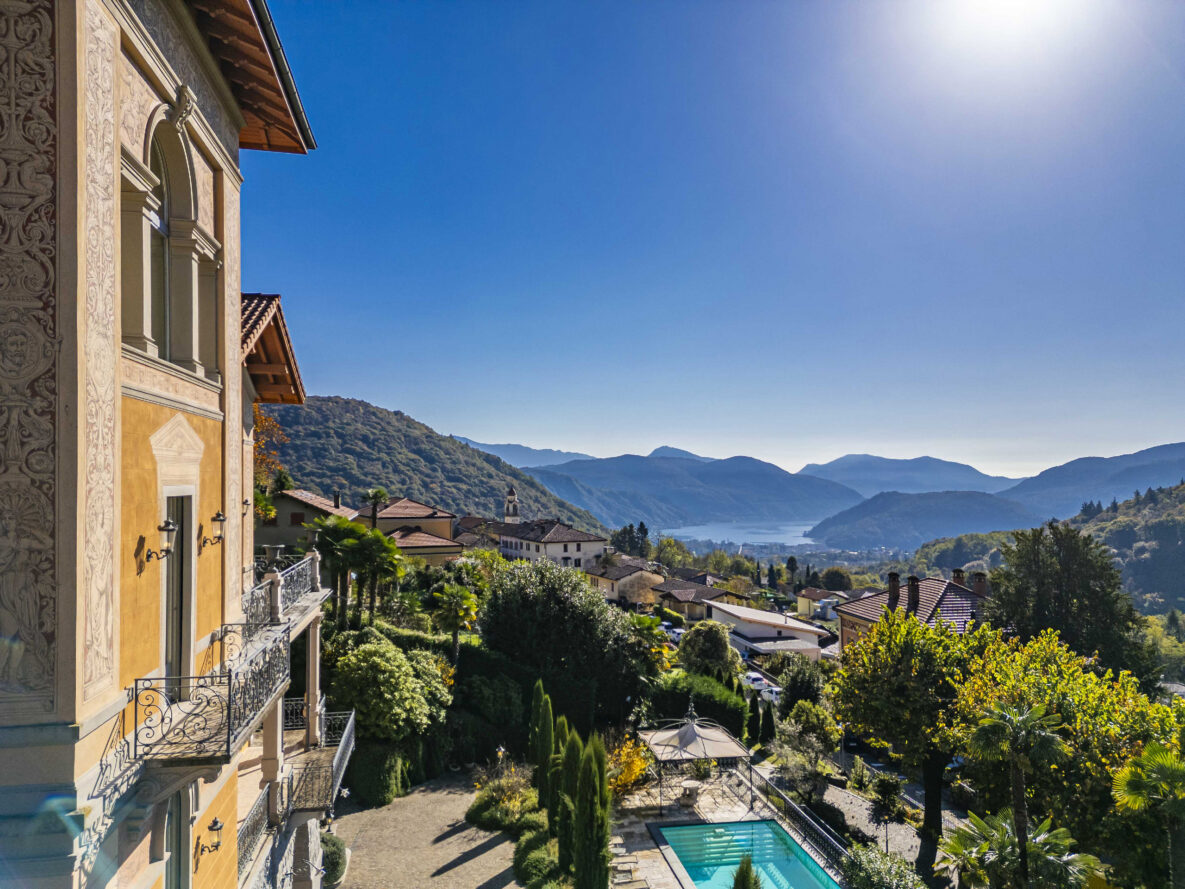 Historische Villa mit Berg- und Seeblick