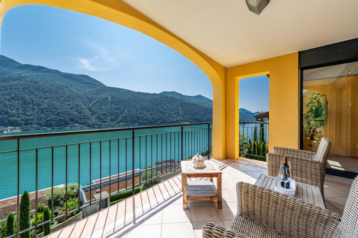 Balkon mit Seeblick
