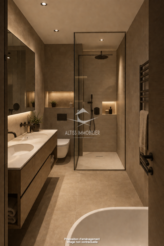 Modernes Badezimmer mit begehbarer Dusche und Doppelwaschtisch