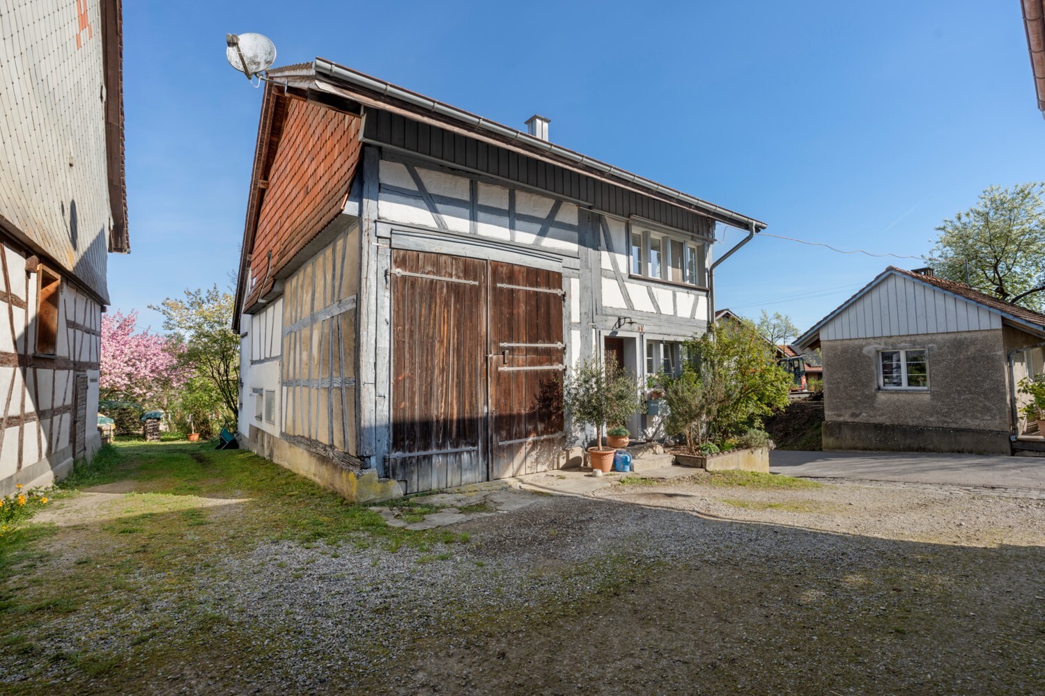 Historisches Fachwerkgebäude mit Hof