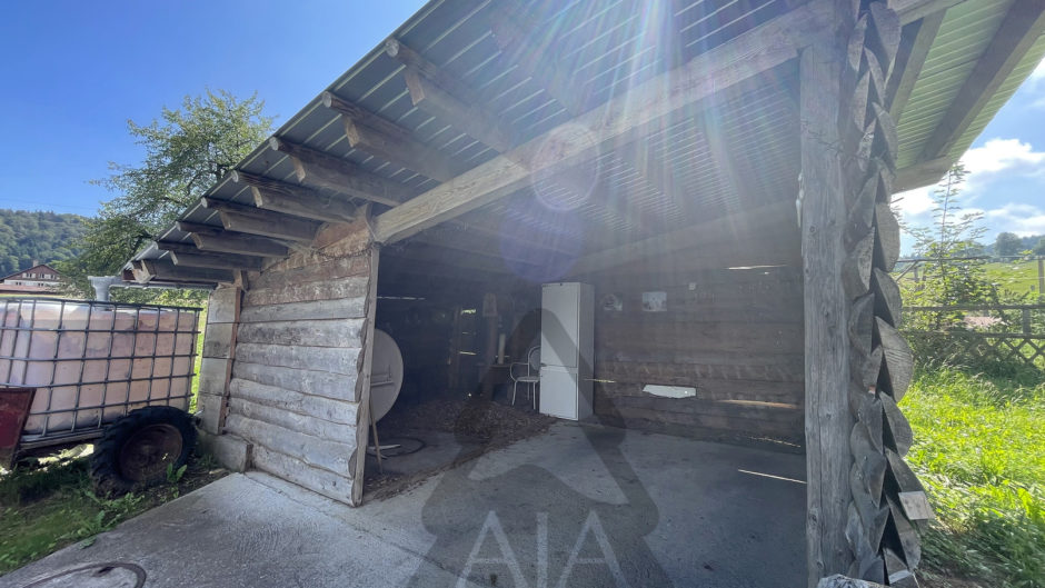 Carport oder offener Holzunterstand
