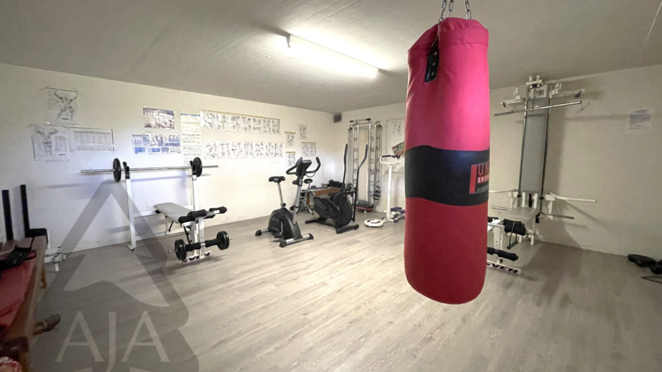 Fitnessraum im Keller