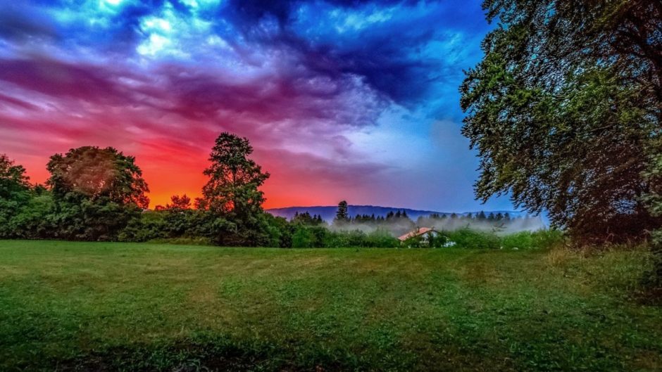 Landschaft mit dramatischem Himmel