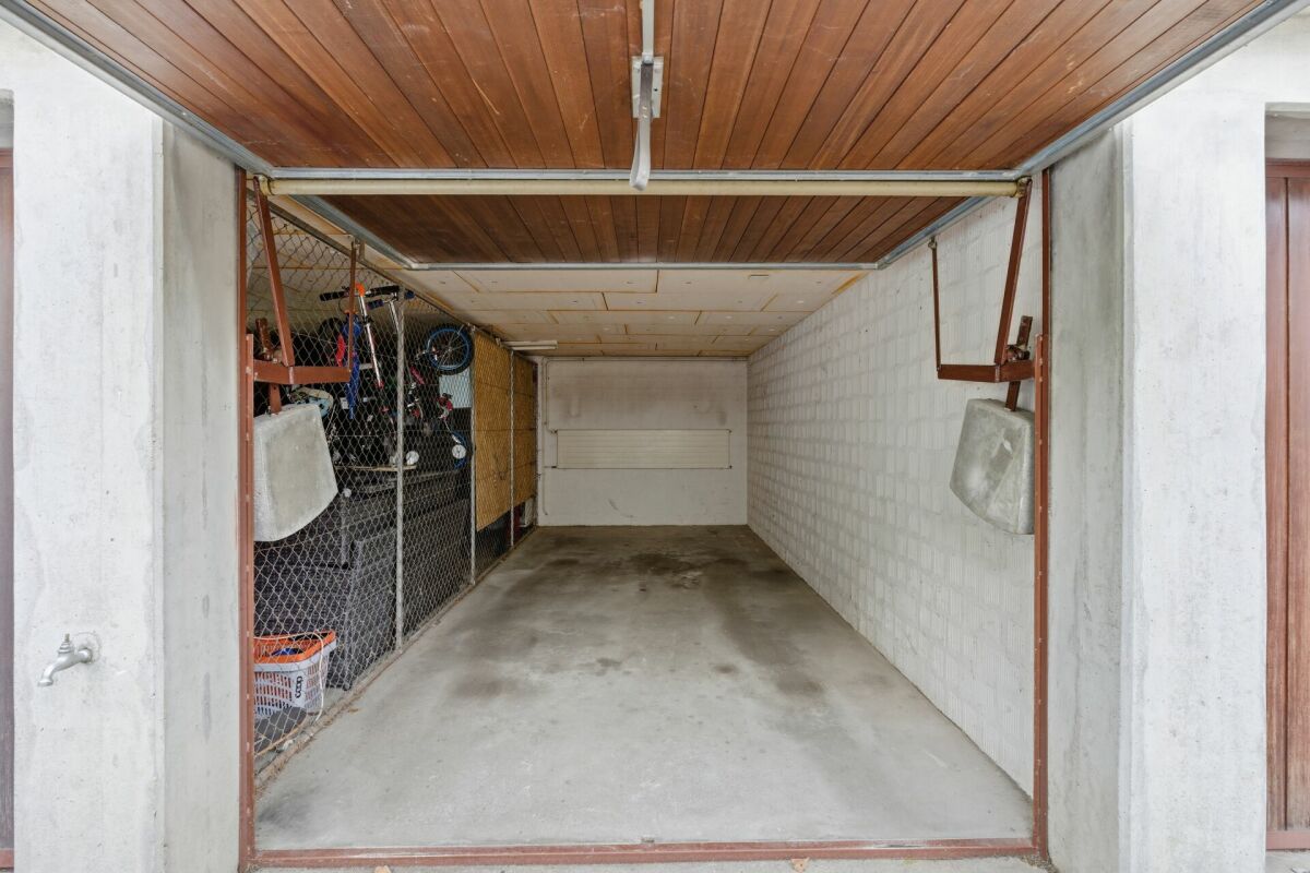 Garage mit Abstellbereich