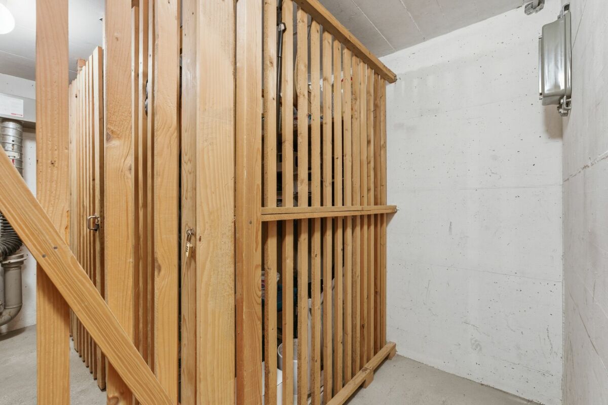 Technikraum mit Holzverschlag