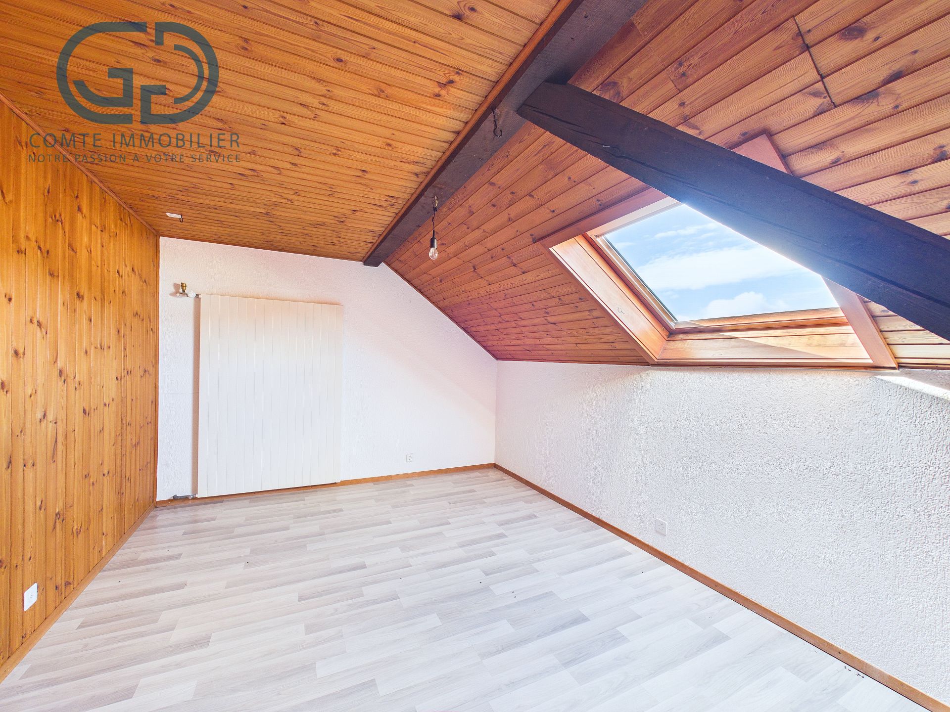 Ausgebauter Dachraum mit Dachfenster