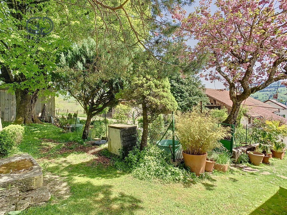 Garten mit Blick ins Grüne