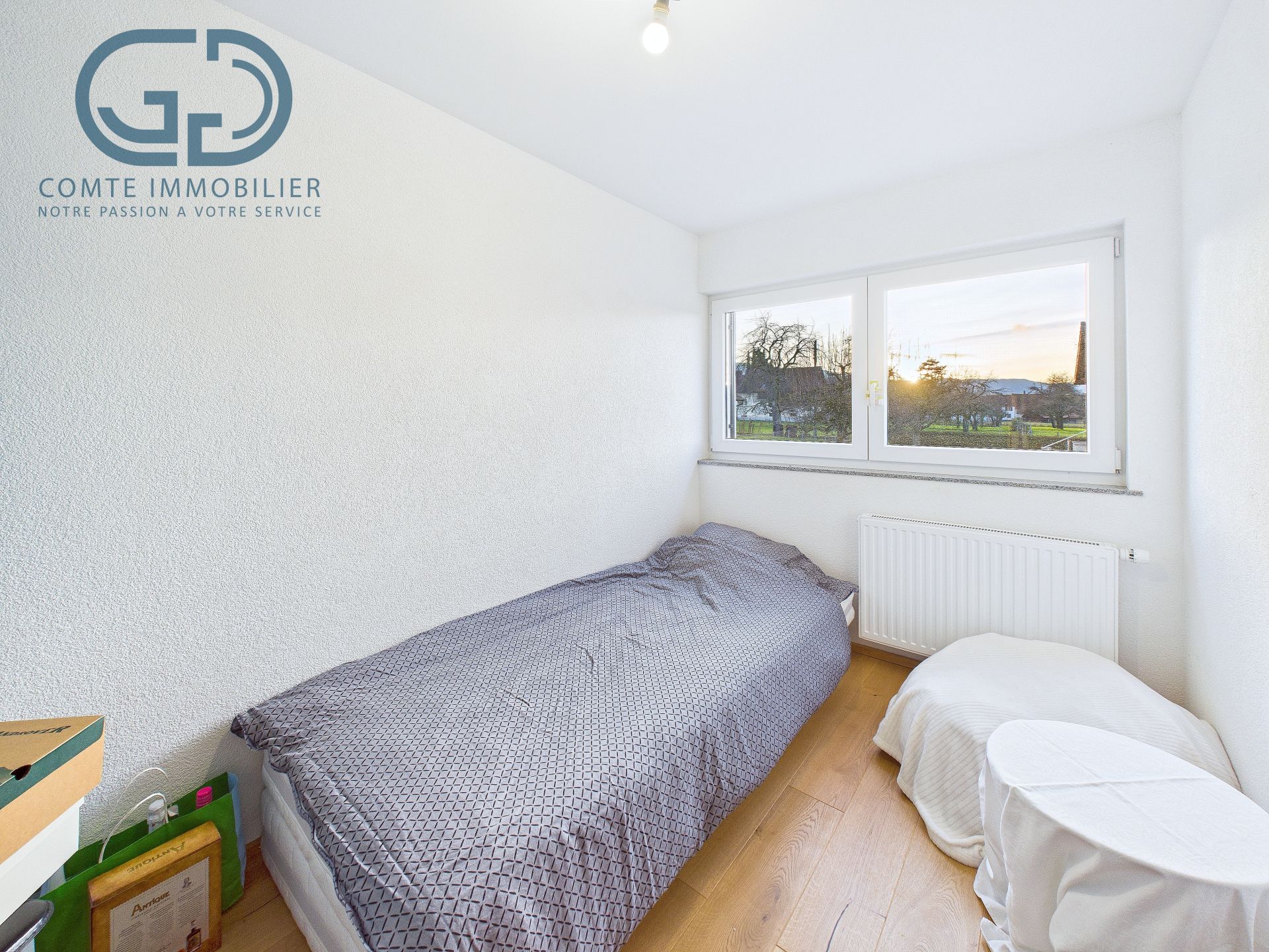 Kleines Schlafzimmer mit Tageslicht