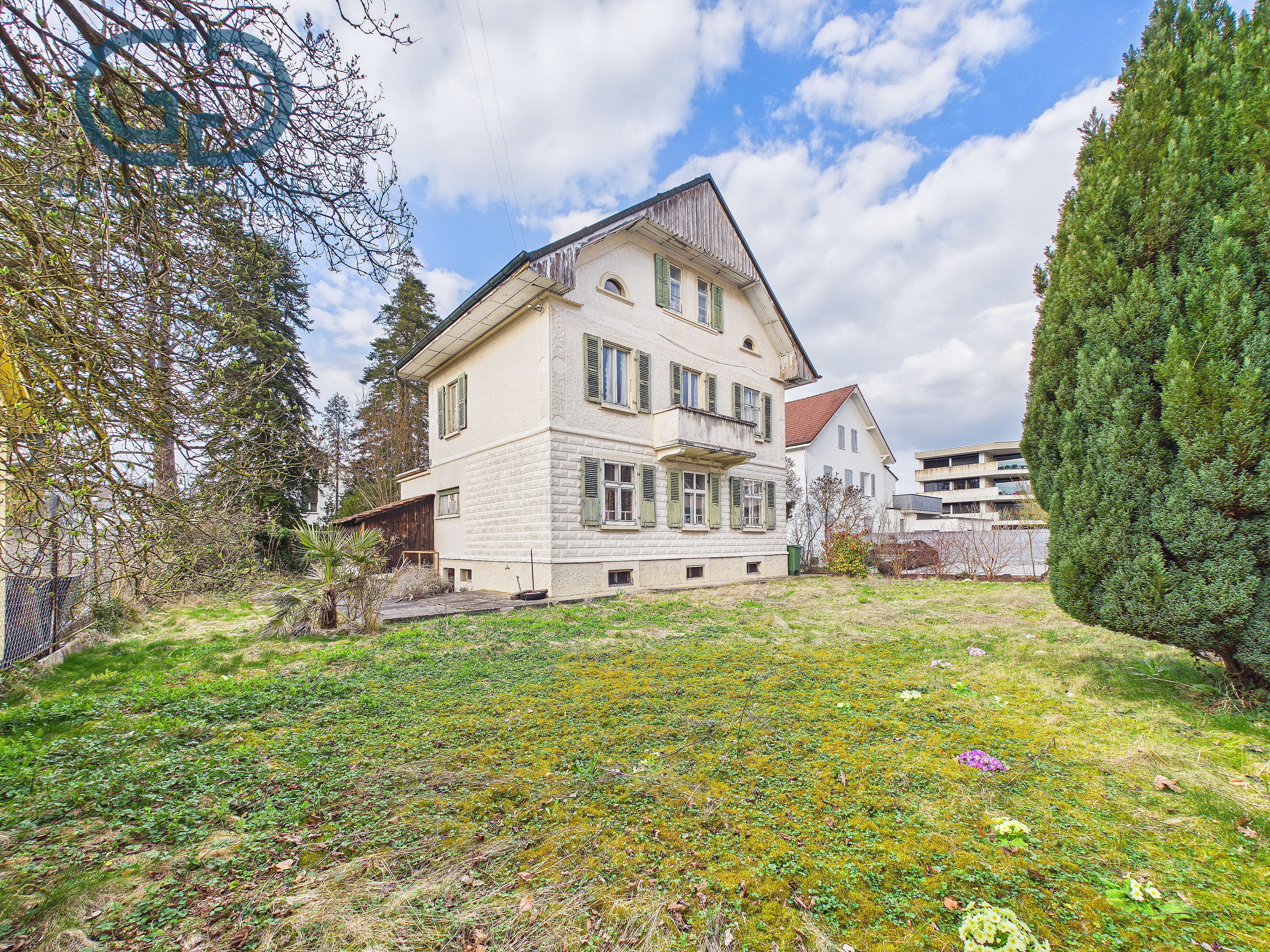 Einfamilienhaus mit großem Garten