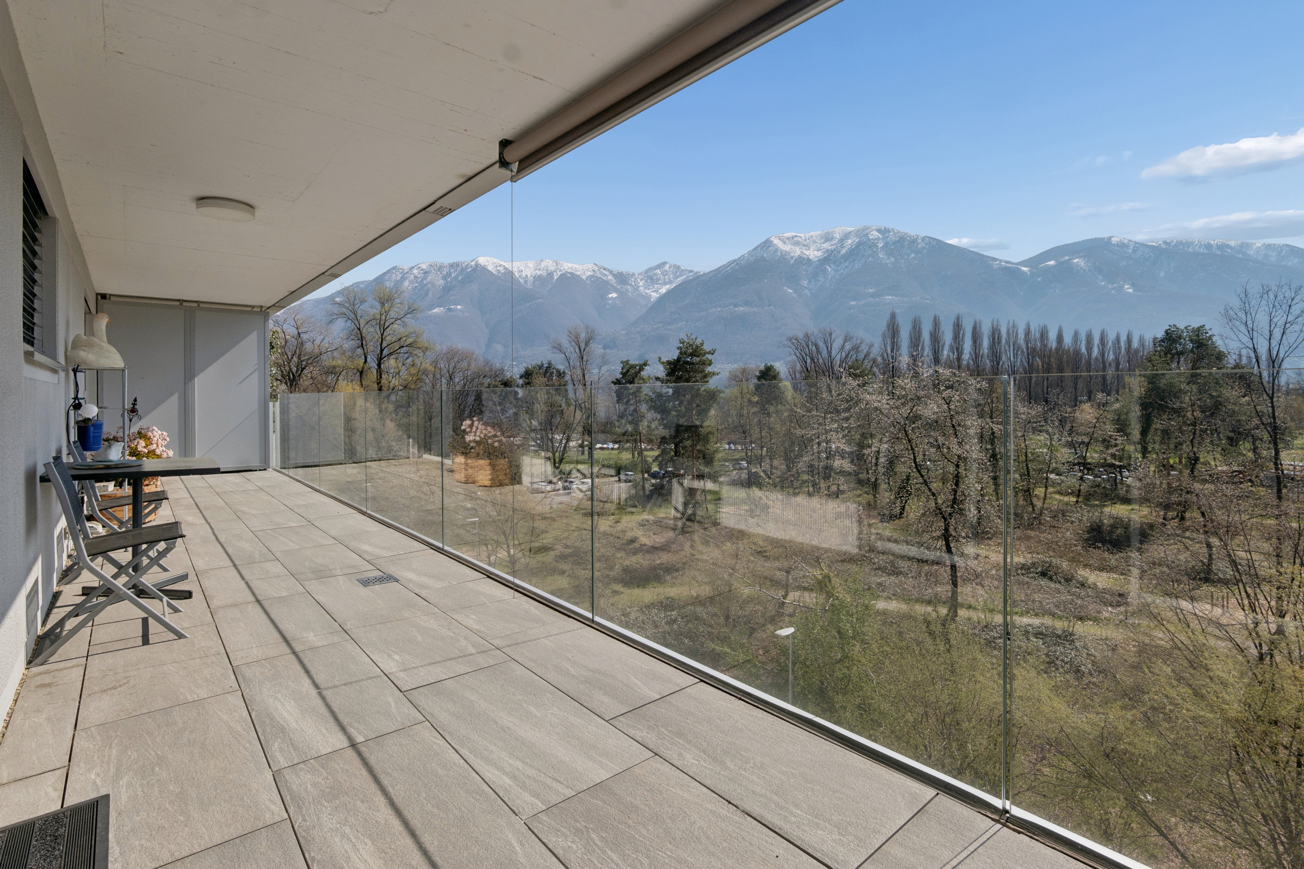 Balkon mit Bergblick