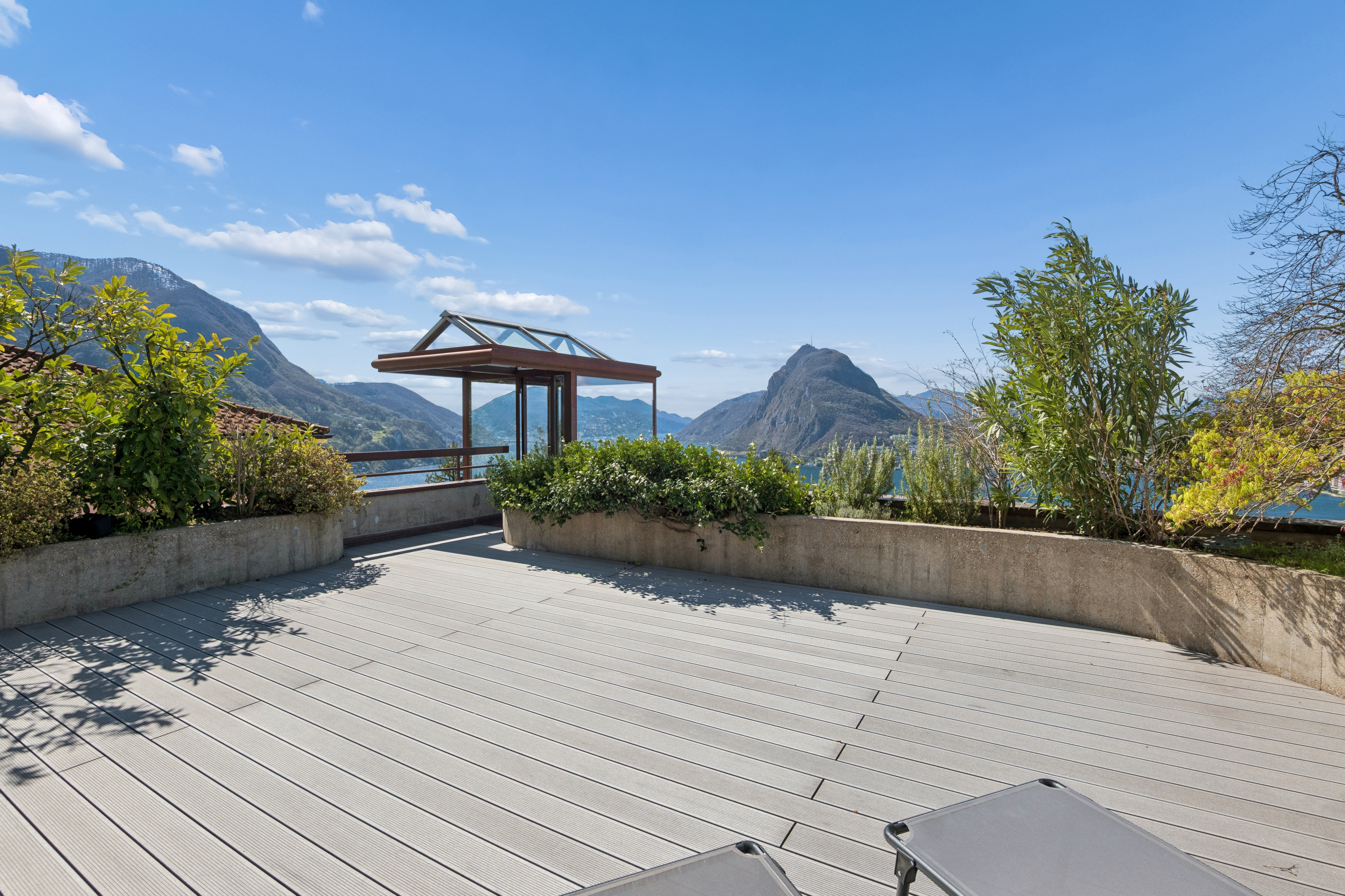 Terrasse mit Bergblick
