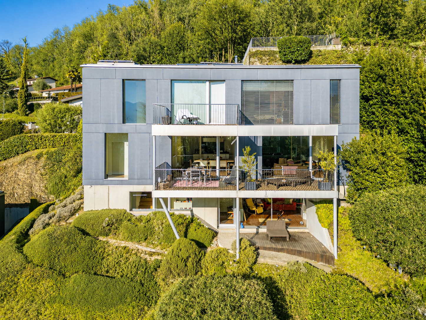 Modernes Hanghaus mit Terrassen