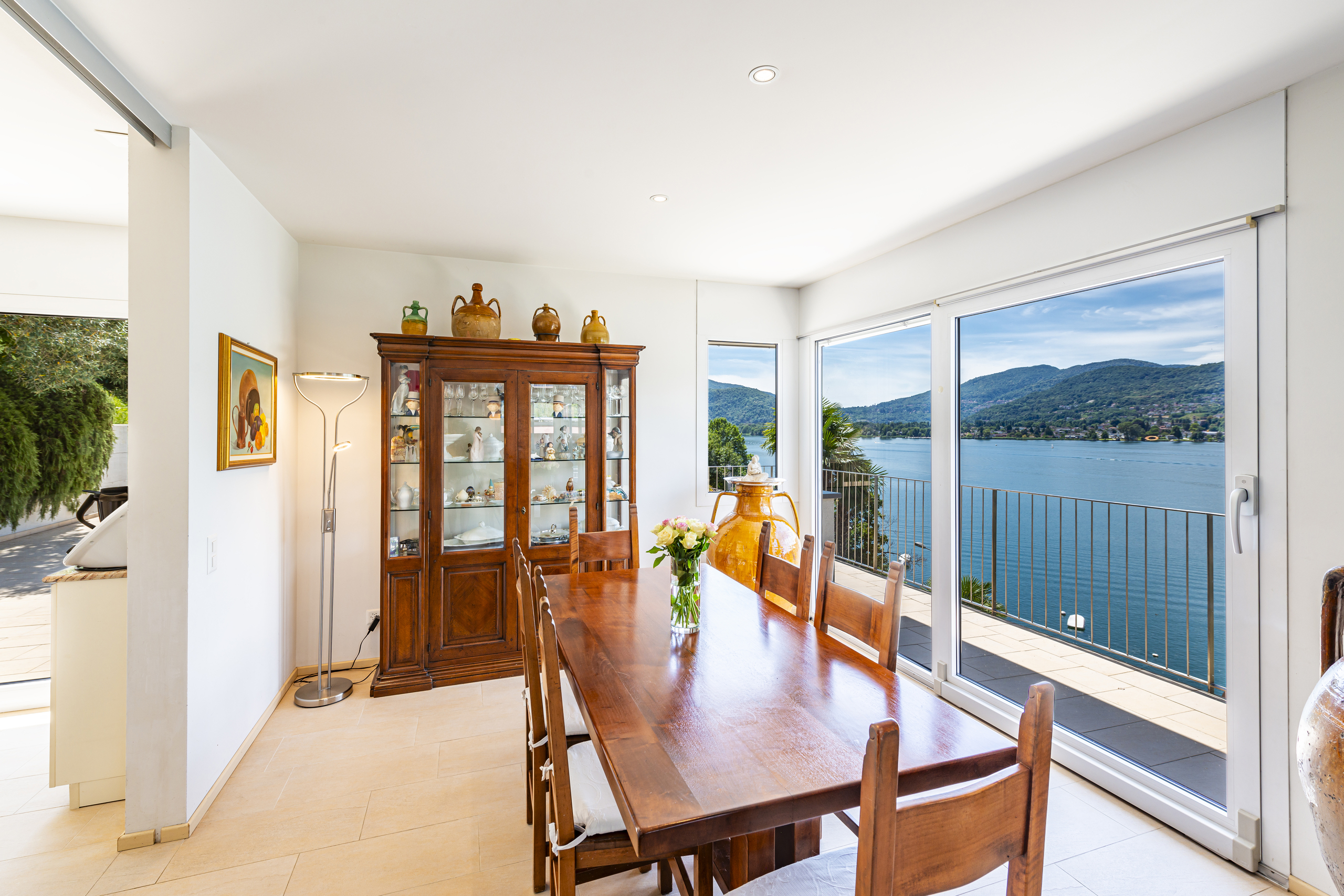 Esszimmer mit Seeblick