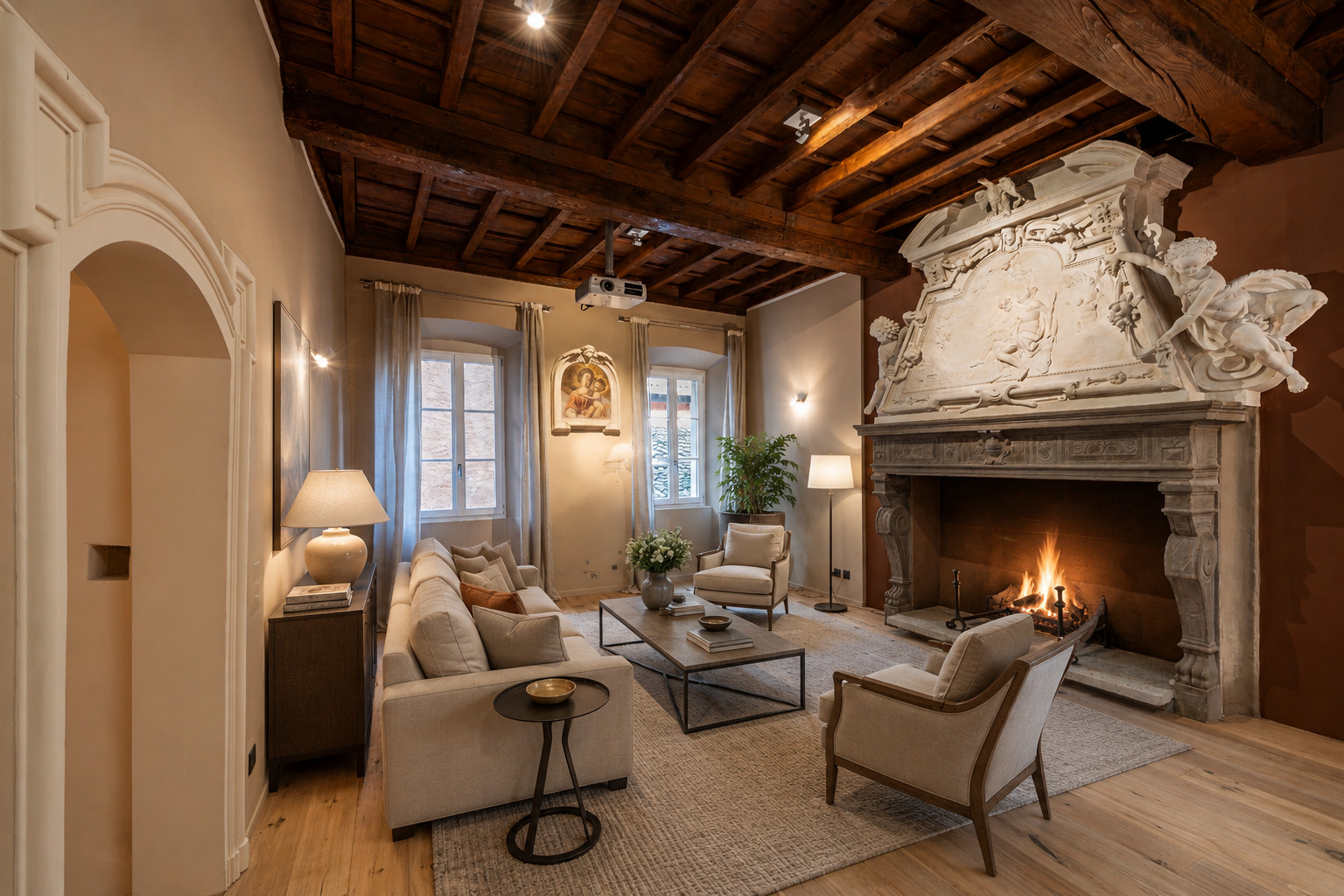 Elegantes Wohnzimmer mit historischem Kamin