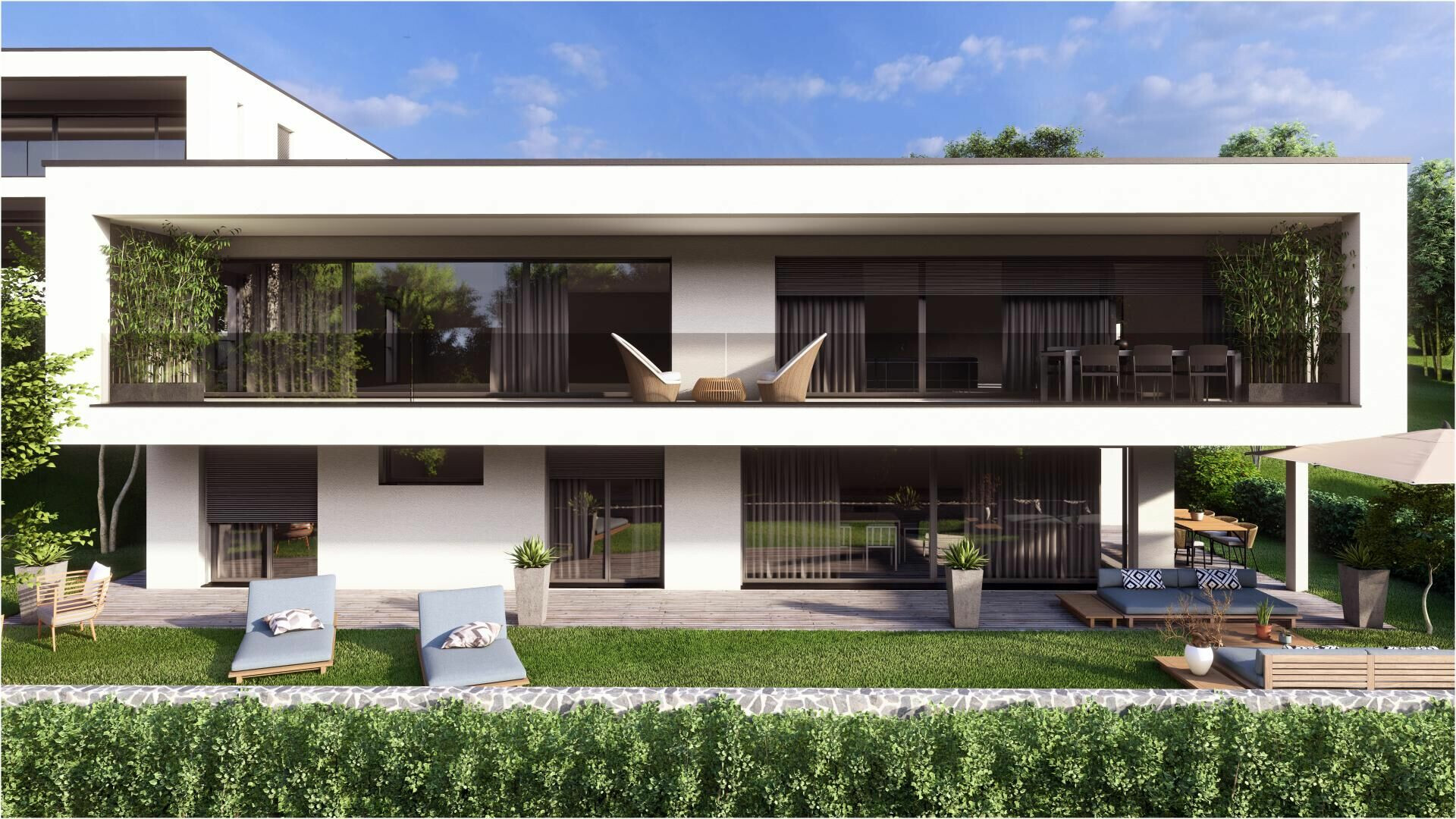 Moderne weiße Villa mit großer Terrasse und Garten