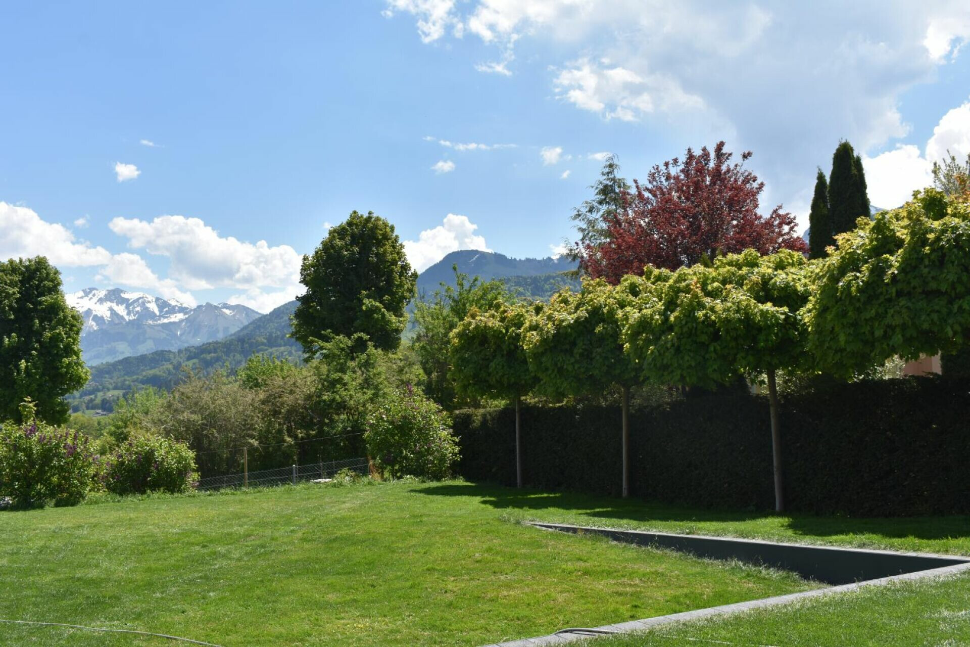 Garten mit Bergblick