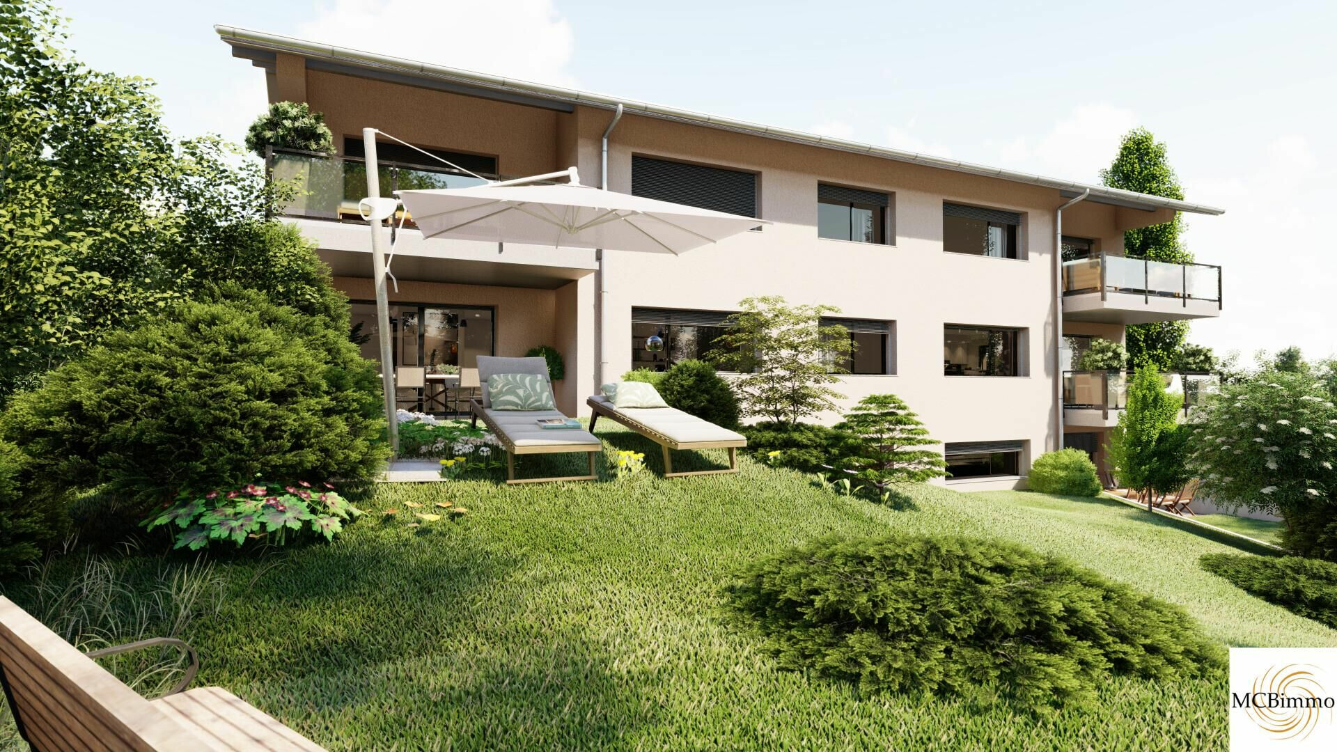 Modernes Mehrfamilienhaus mit gepflegtem Garten