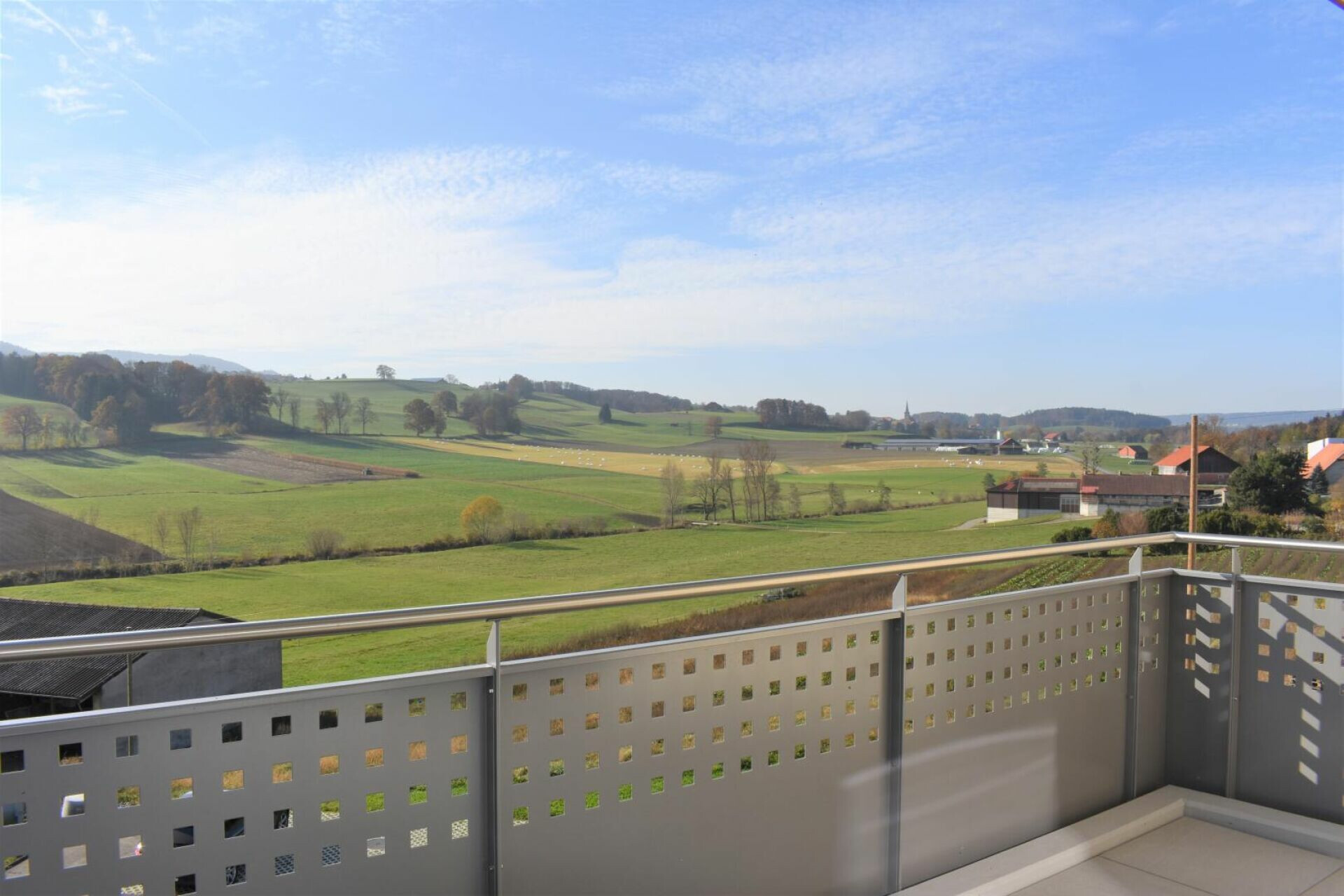 Balkon mit weiter Landschaftsaussicht