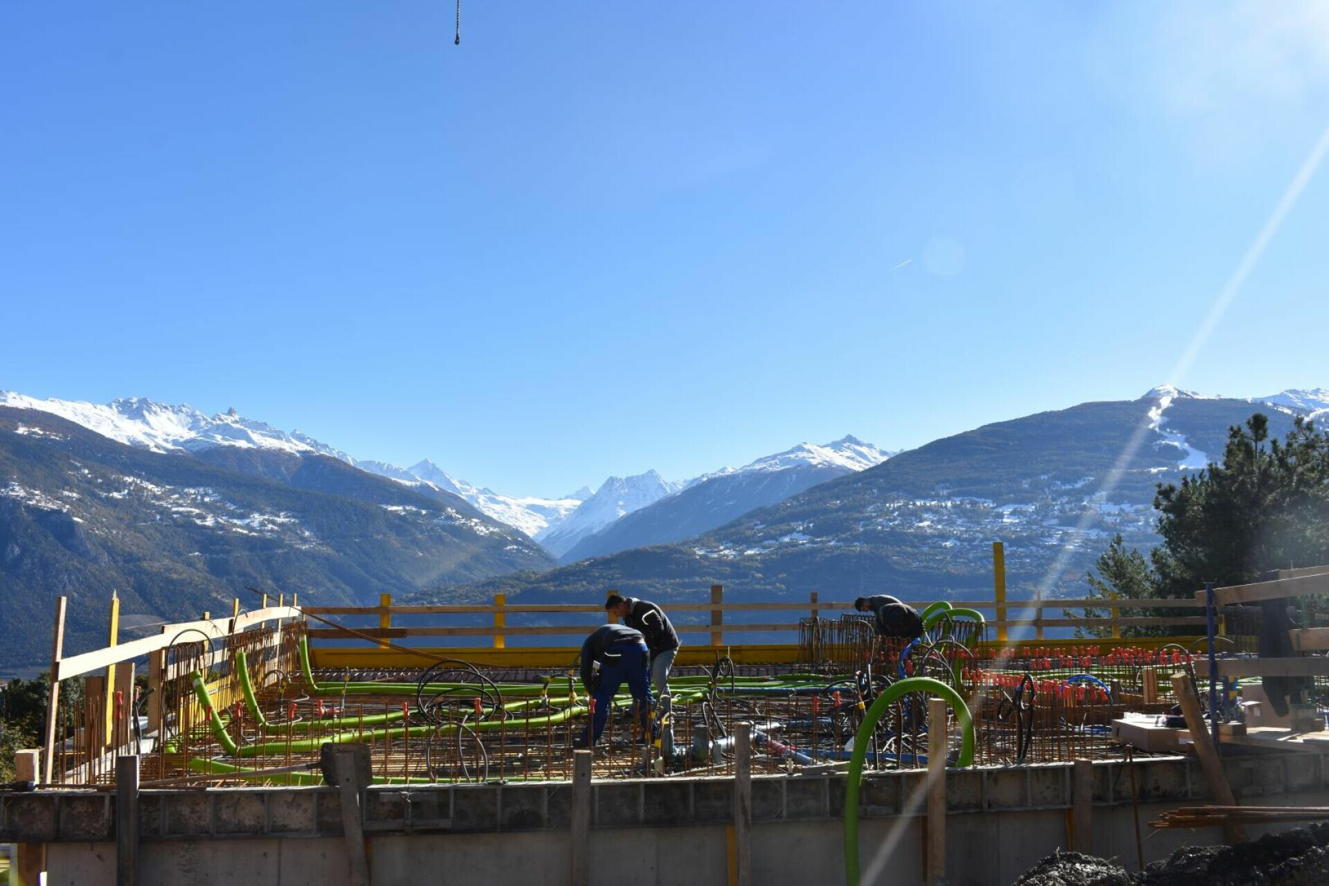 Bergblick von einer Baustelle