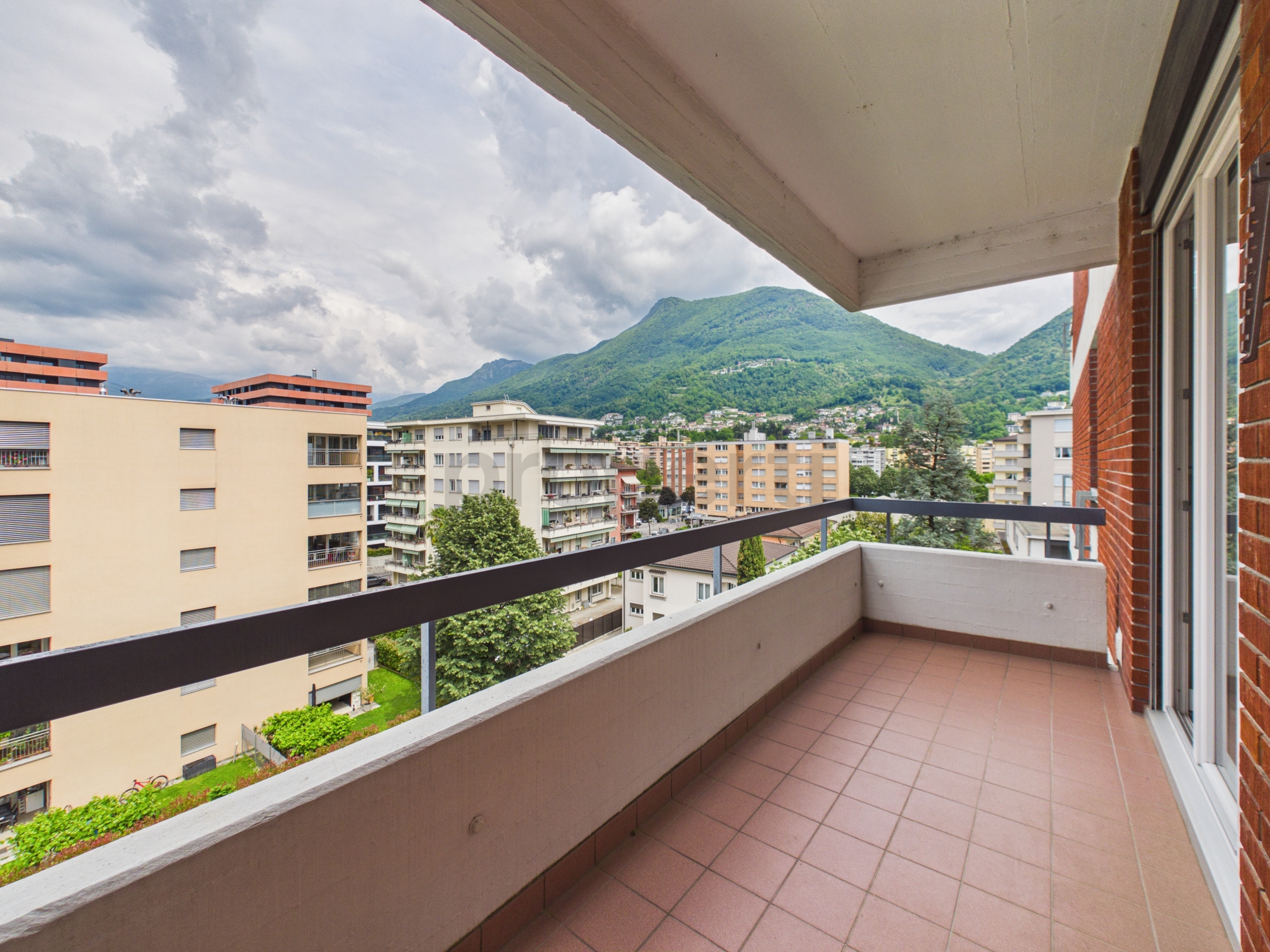 Balkon mit Bergblick
