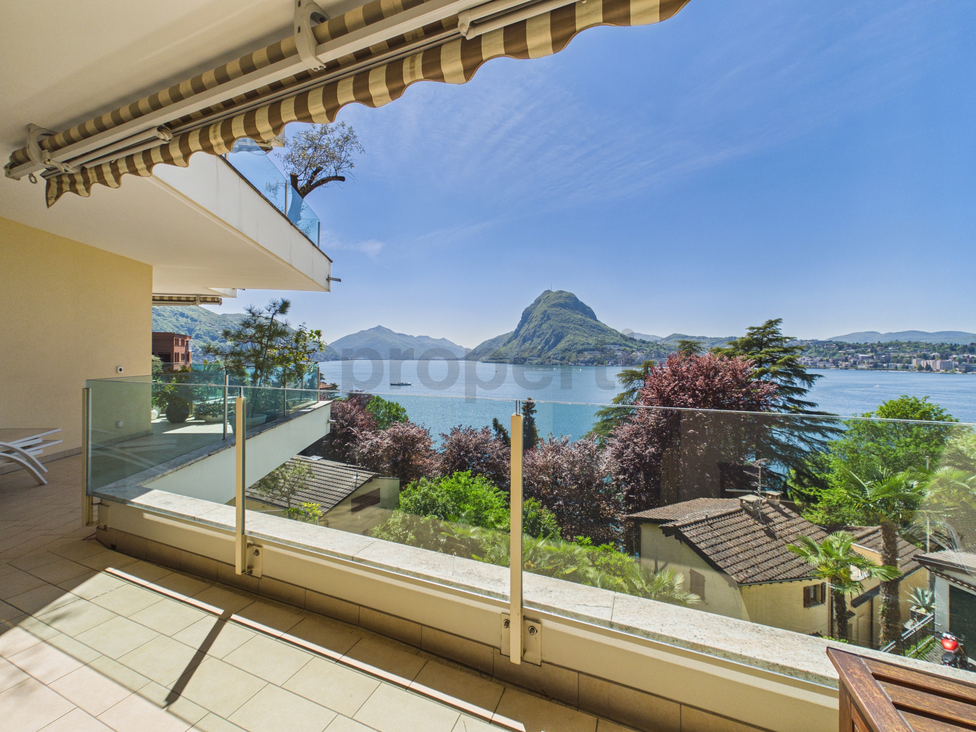 Balkon mit Seeblick