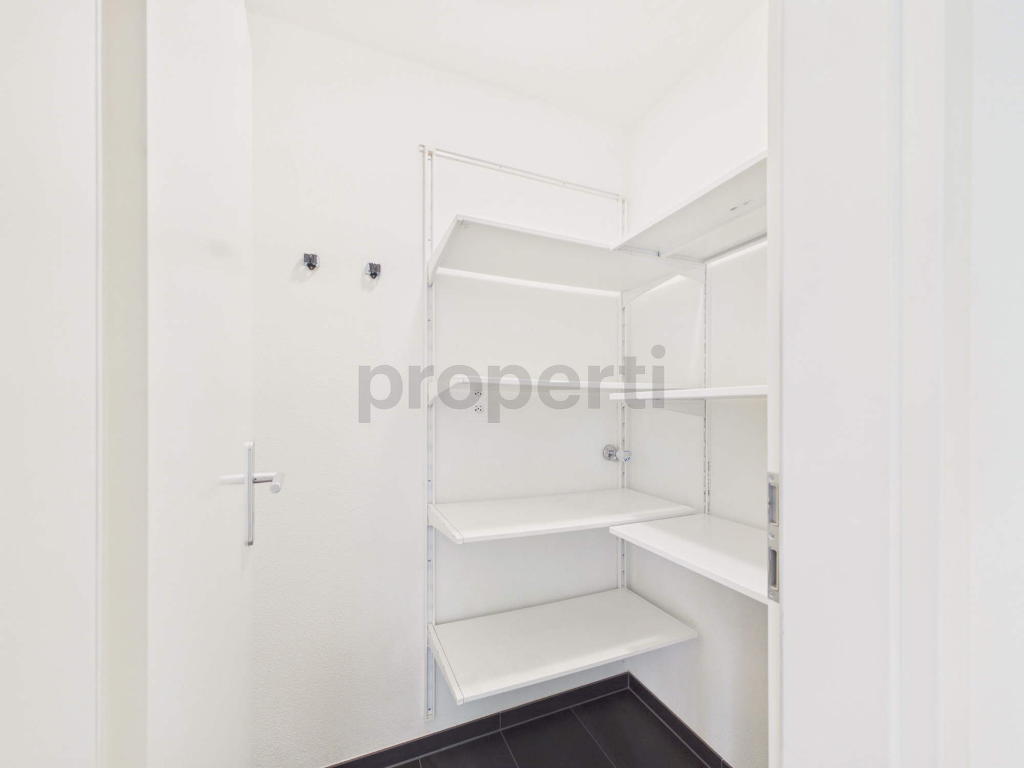 Einbauschrank / Abstellnische