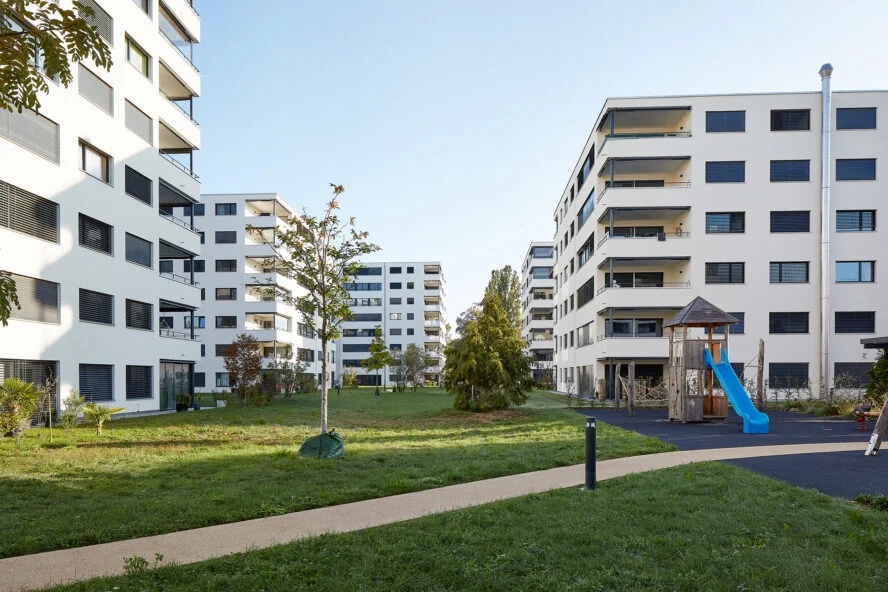 Wohnanlage mit Innenhof und Spielplatz