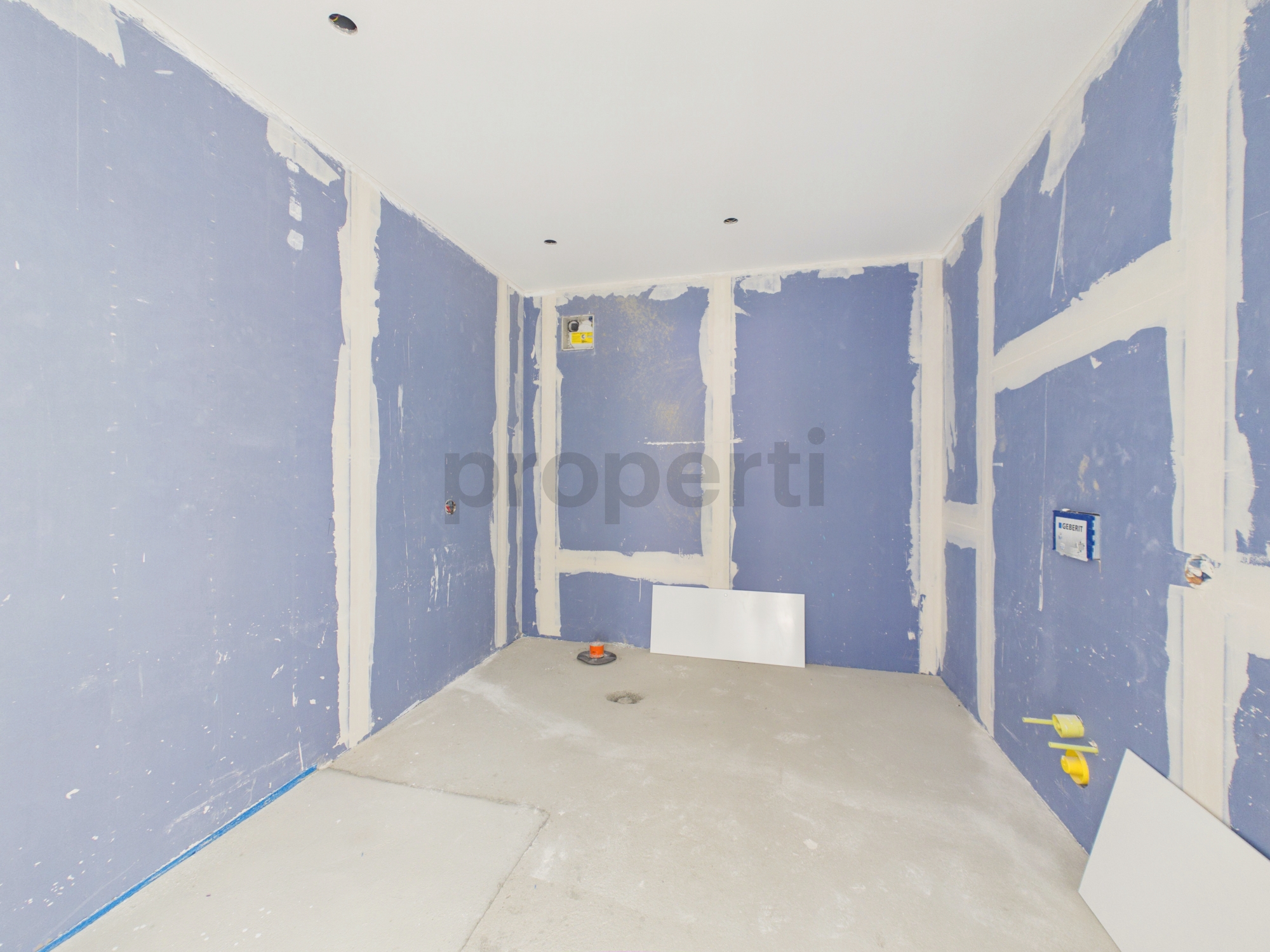 Unvollendetes Badezimmer im Rohbau